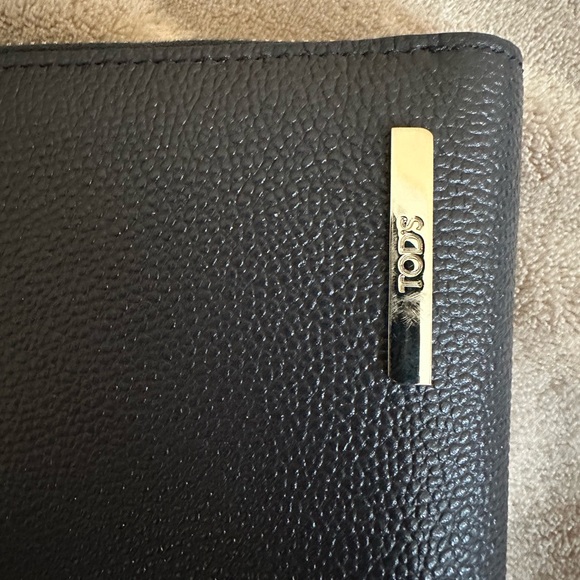 Tod’s men’s/ women’s wallet navy leather - Picture 13 of 17